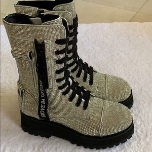 Poster Grl Billionaire Bling Boots SoldOut Sz6 NIB